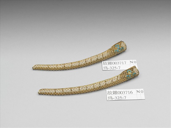 銅鍍金點翠盤長鏤空古錢紋指甲套