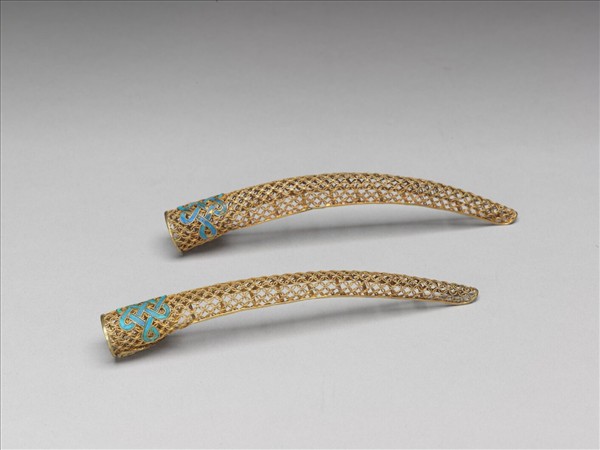 銅鍍金點翠盤長鏤空古錢紋指甲套