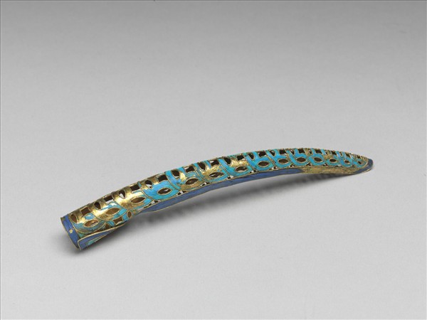 銅鍍金鏤空點翠金錢紋指甲套