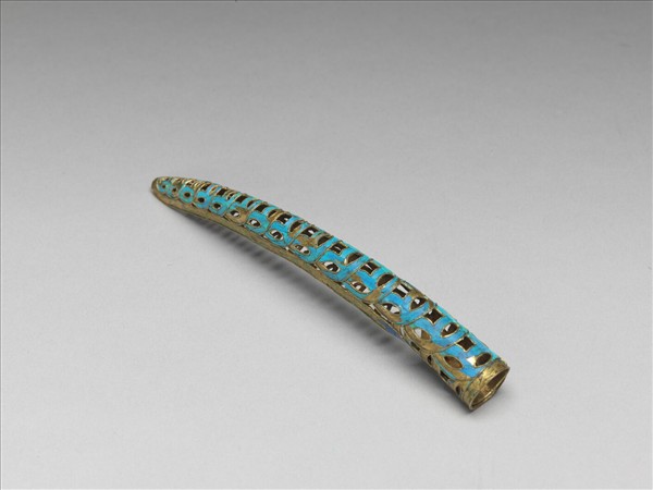 銅鍍金鏤空點翠金錢紋指甲套