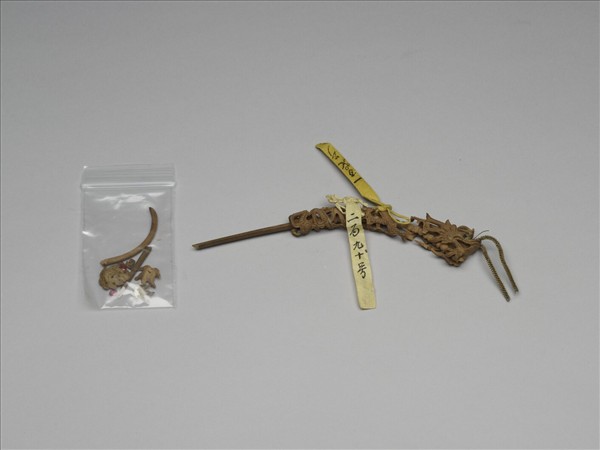 檀香木雕龍耳挖簪