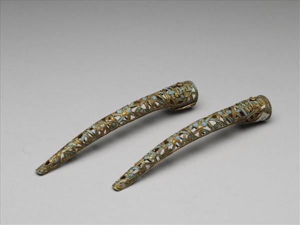 銀鍍金鏤空點翠梅花囍字紋指甲套