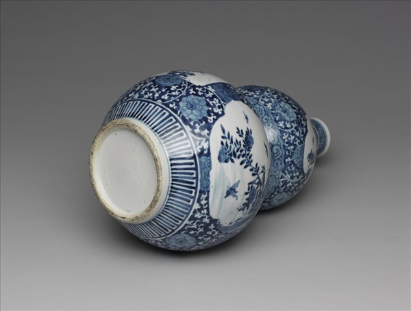 青花開光花鳥葫蘆瓶