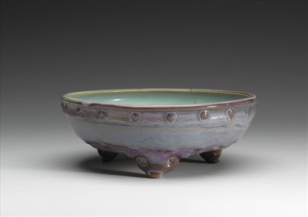 鈞窯 天青葡萄紫釉蓮瓣式盆托