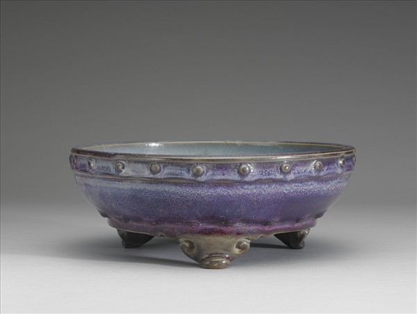 鈞窯 天青葡萄紫釉蓮瓣式盆托