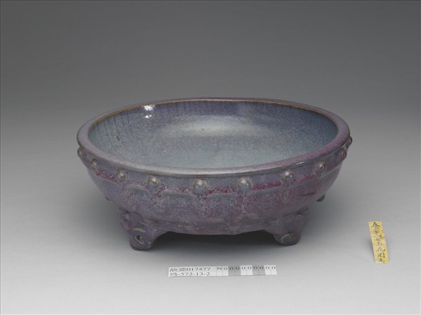 鈞窯 天青葡萄紫釉蓮瓣式盆托