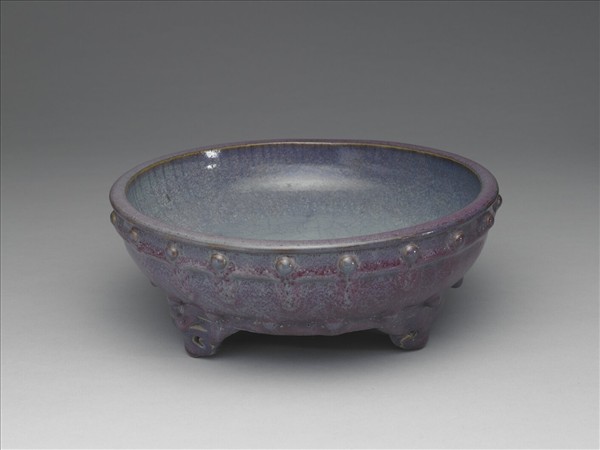 鈞窯 天青葡萄紫釉蓮瓣式盆托
