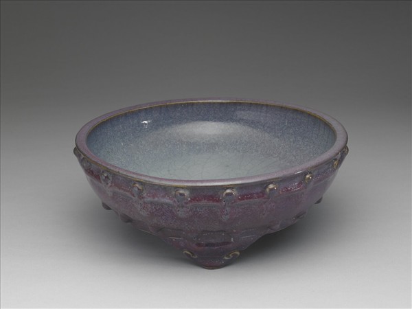 鈞窯 天青葡萄紫釉蓮瓣式盆托