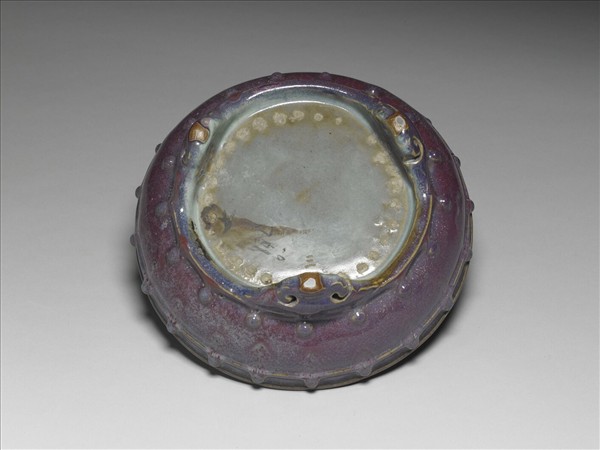 鈞窯 天青葡萄紫釉蓮瓣式盆托