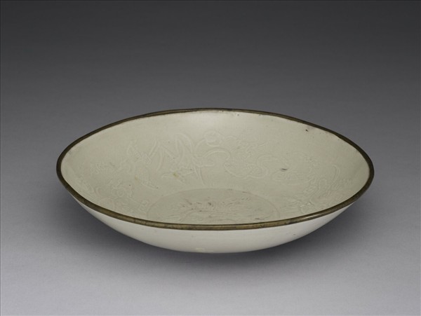 定窯 白瓷印花蓮塘水鳥紋盤