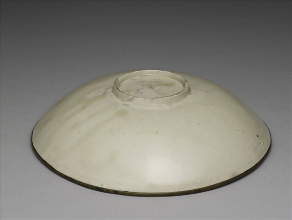 定窯 白瓷印花蓮塘水鳥紋盤