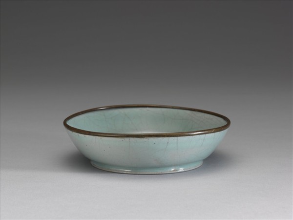 汝窯 青瓷碟 「丙」字銘