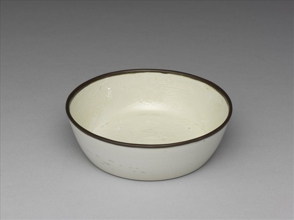 定窯 印花蟠螭紋洗