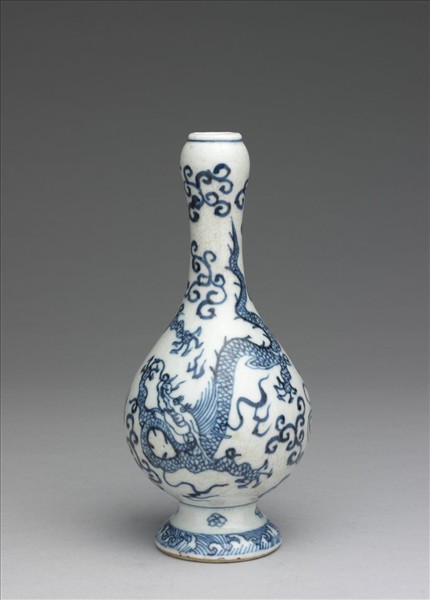 青花雲龍紋蒜頭瓶