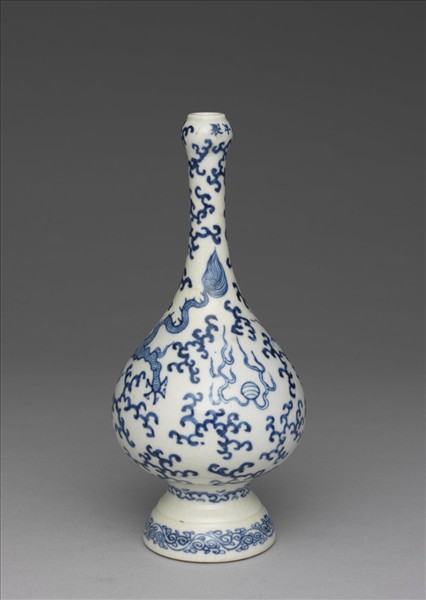 青花雲龍紋蒜頭瓶