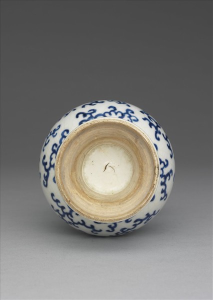 青花雲龍紋蒜頭瓶