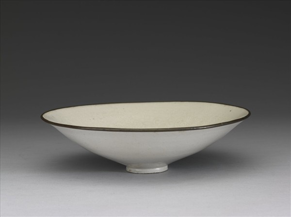 定窯 白瓷印花鳳凰牡丹紋碗