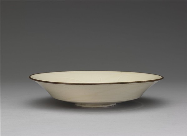 定窯 劃花蓮塘雙鳧盤