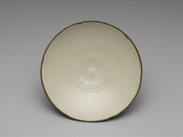 定窯 白瓷劃花蓮花紋盤