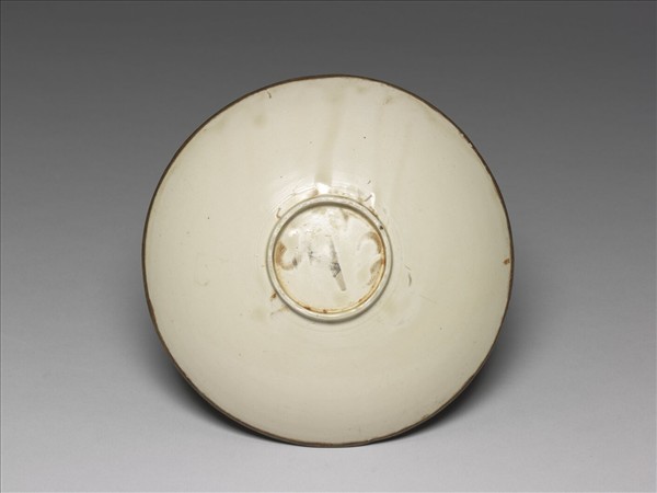 定窯 白瓷劃花蓮花紋盤