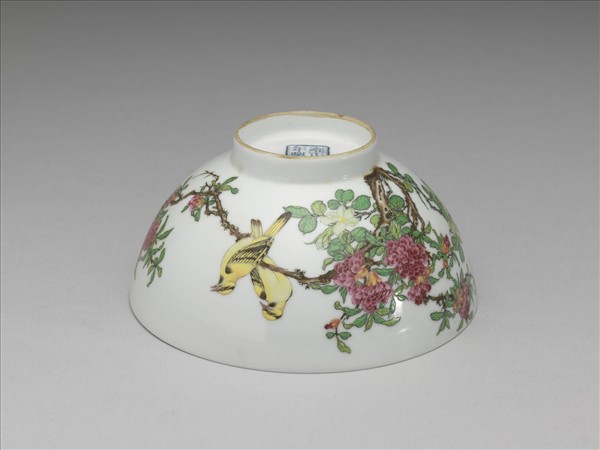 琺瑯彩瓷石榴黃鸝碗