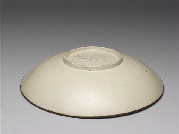 定窯 白瓷印花蓮塘雙魚紋盤