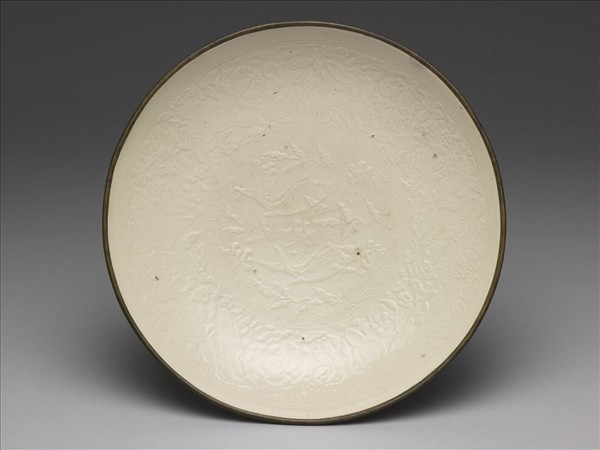 定窯 白瓷印花蓮塘雙魚紋盤