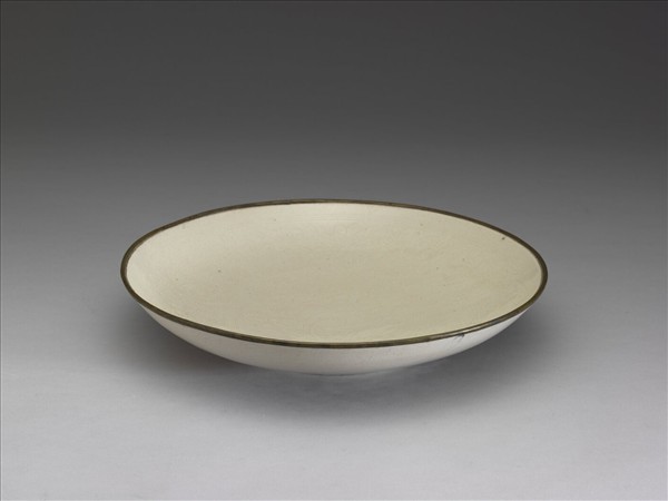 定窯 白瓷印花蓮塘雙鳧紋盤