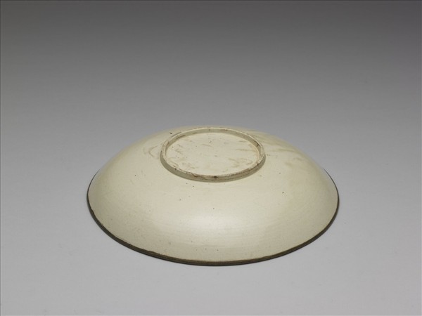 定窯 白瓷印花蓮塘雙鳧紋盤