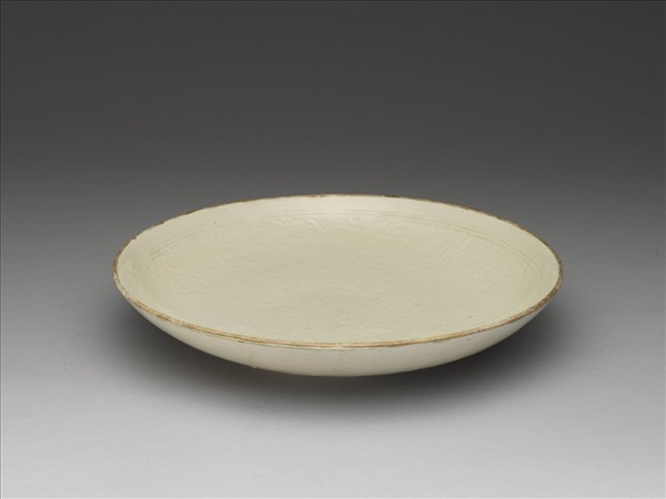 定窯 鴛鴦孔雀牡丹大盤