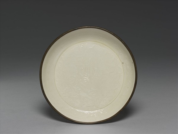 定窯 白瓷印花鴛鴦穿蓮碟