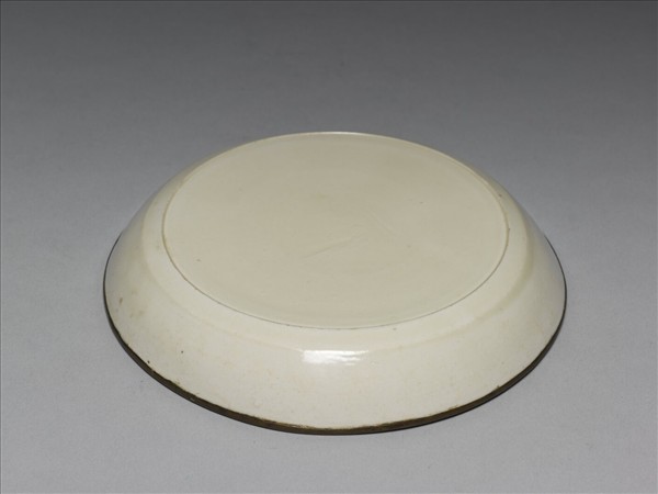 定窯 白瓷印花鴛鴦穿蓮碟