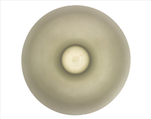 甜白半脫胎番蓮八寶紋葵瓣口碗