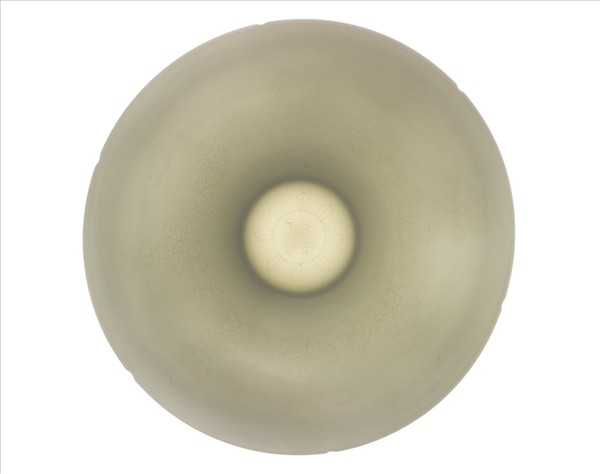 甜白半脫胎番蓮八寶紋葵瓣口碗