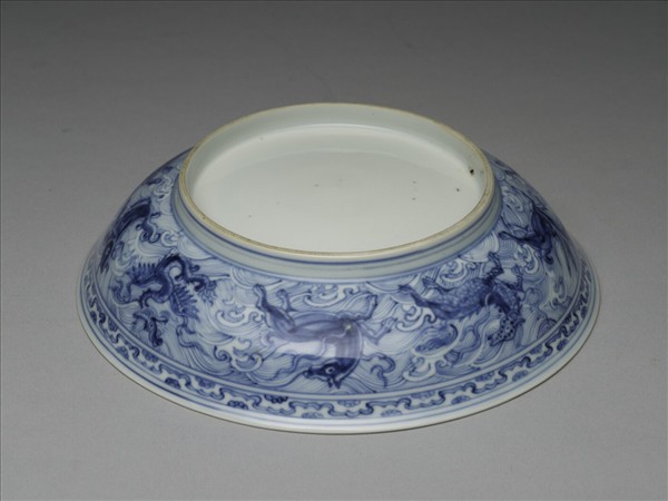 青花海獸紋盤