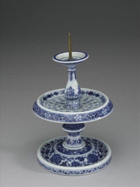 青花番蓮紋燭台