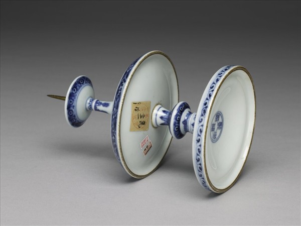 青花番蓮紋燭台