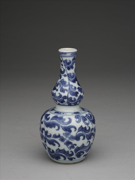 青花花卉紋葫蘆瓶