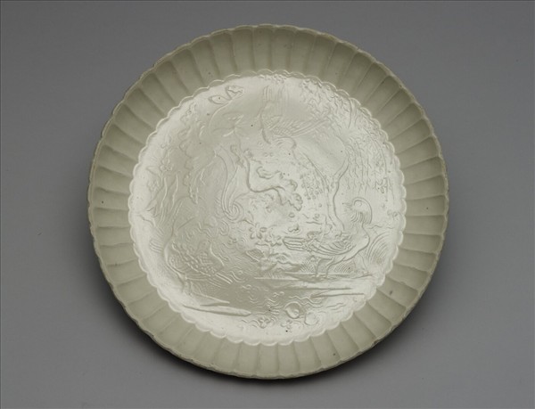 定窯 印花蓮塘水禽菊瓣式大盤