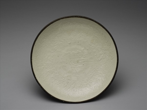 定窯 白瓷印花吳牛喘月圖盤