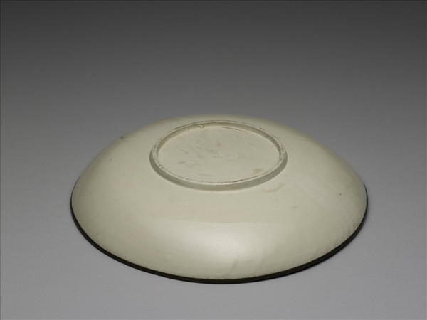 定窯 白瓷印花牡丹蓮花紋盤