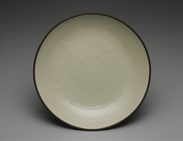 定窯 印花牡丹蓮荷大盤