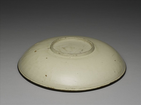 定窯 白瓷印花牡丹蓮花紋盤