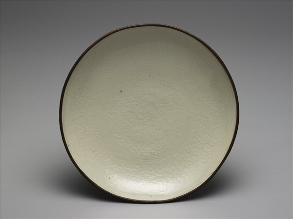 定窯 白瓷印花牡丹蓮花紋盤