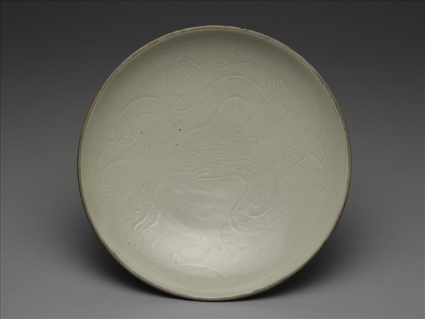 定窯 白瓷劃花龍紋盤