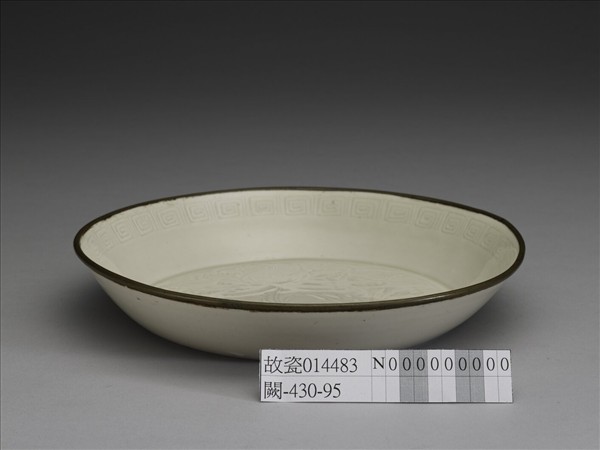 定窯 劃花牡丹盤