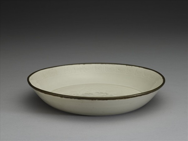 定窯 劃花牡丹盤