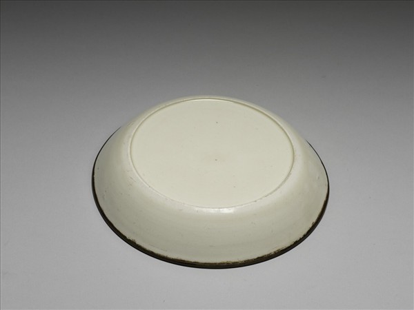 定窯 劃花牡丹盤