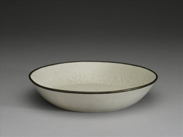 定窯 白瓷印花六螭盤