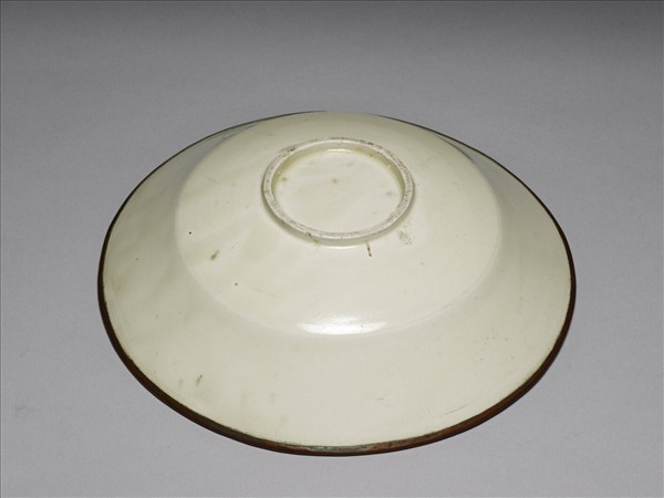 定窯 劃花蓮花盤